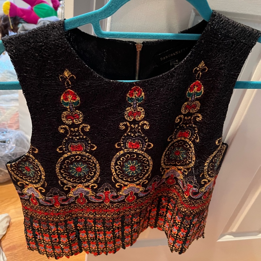 Dance & Marvel Top
